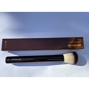 hourglass cosmetics brush - no. 2