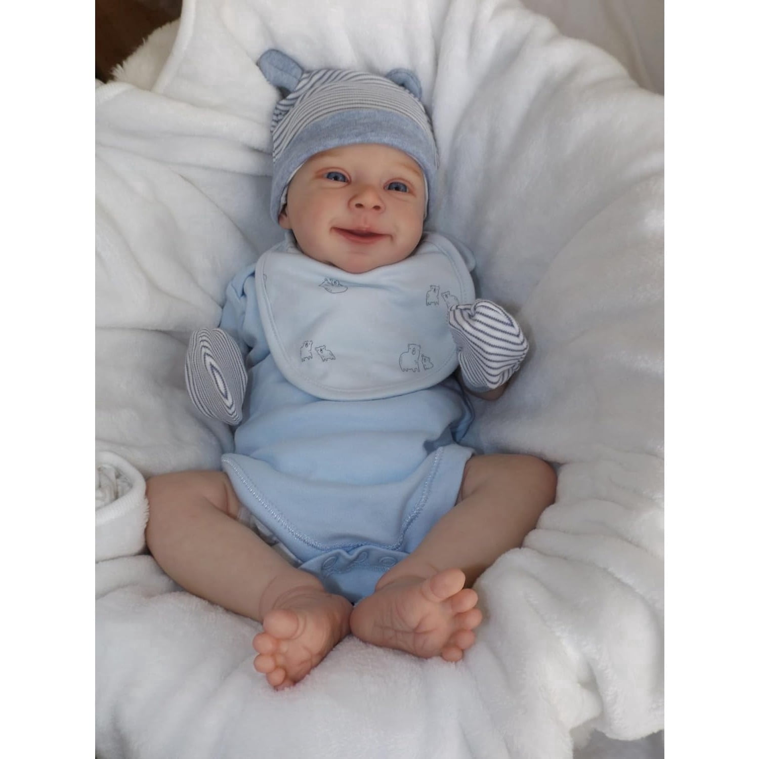 Lovely Real Look Reborn Baby Doll 19inch 48cm Silicone Baby Doll Realistic Painted Hair Newborn Doll Cloth Body Baby Doll Toy for Ages 3+