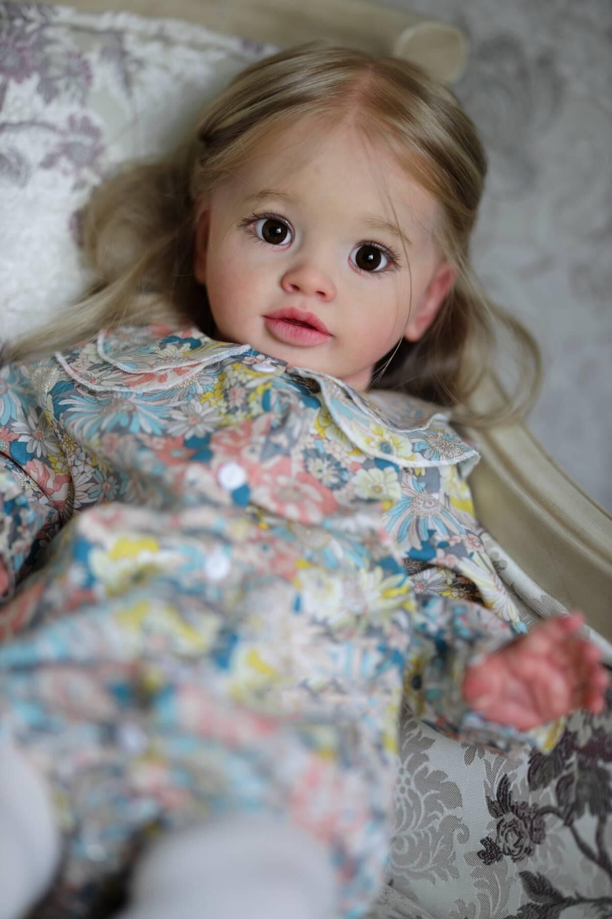iCradle Lovely Toddler Dolls Girl 26 inch 68CM Real Looking Reborn Baby Doll Soft Vinyl Newborn Baby Doll Cloth Body Hand Rooted Hair Babies Gifts for Kids Age 3+