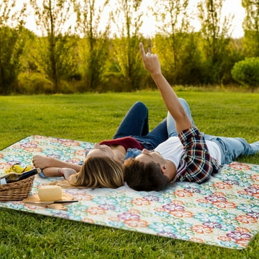 iMountek 60" x 78" Waterproof Picnic Blanket Handy Mat Strap Foldable Camping Rug, Green Floral