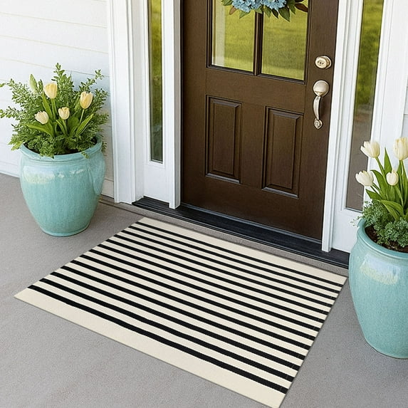 iOhouze Outdoor Rugs Black and Beige Striped Porch Rug 2.3 x3.6 ft Outdoor Doormats Front Door Rug for Front Door Kitchen Hallway Bedroom Laundry Room