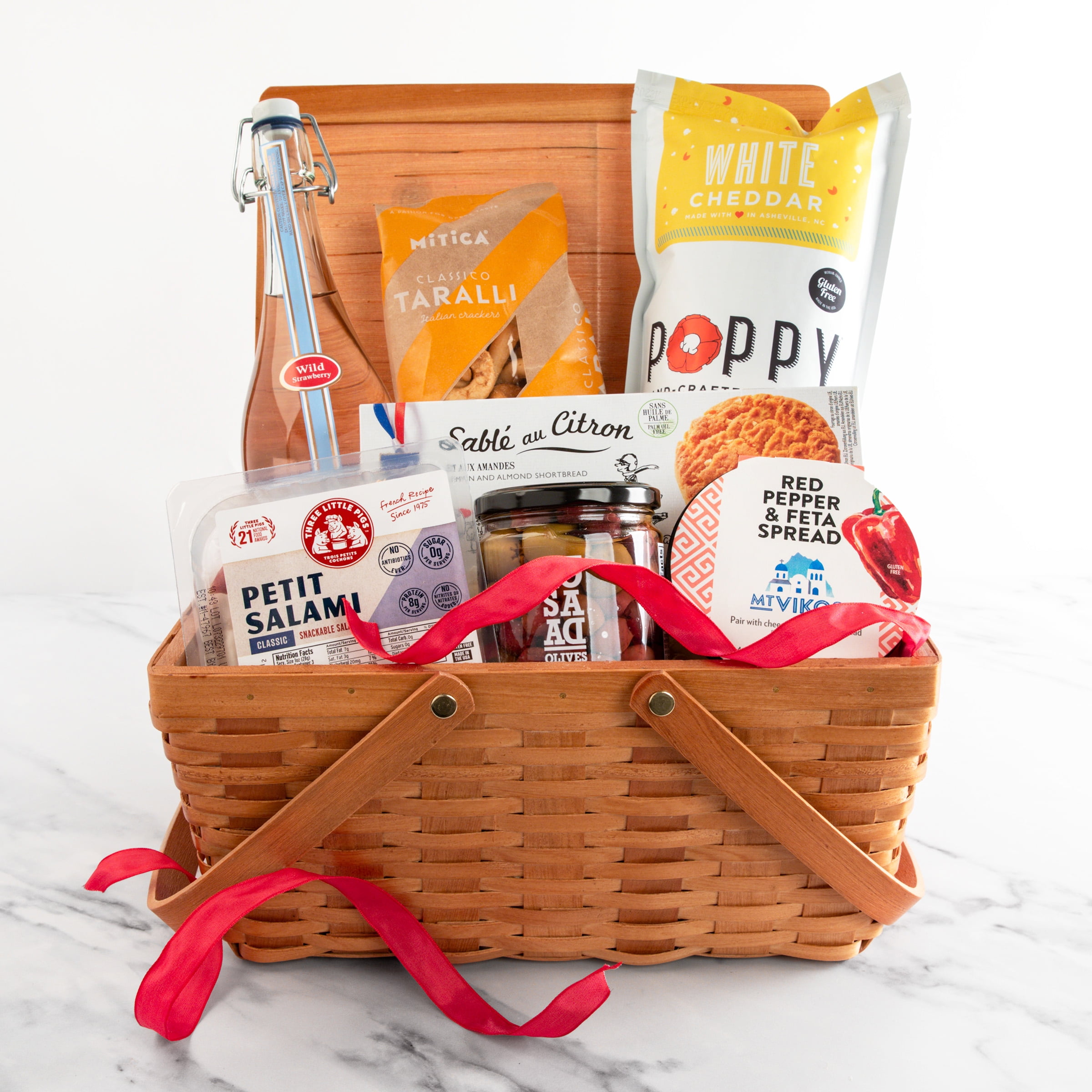 igourmet Deluxe Gourmet Picnic Basket International Culinary Delights