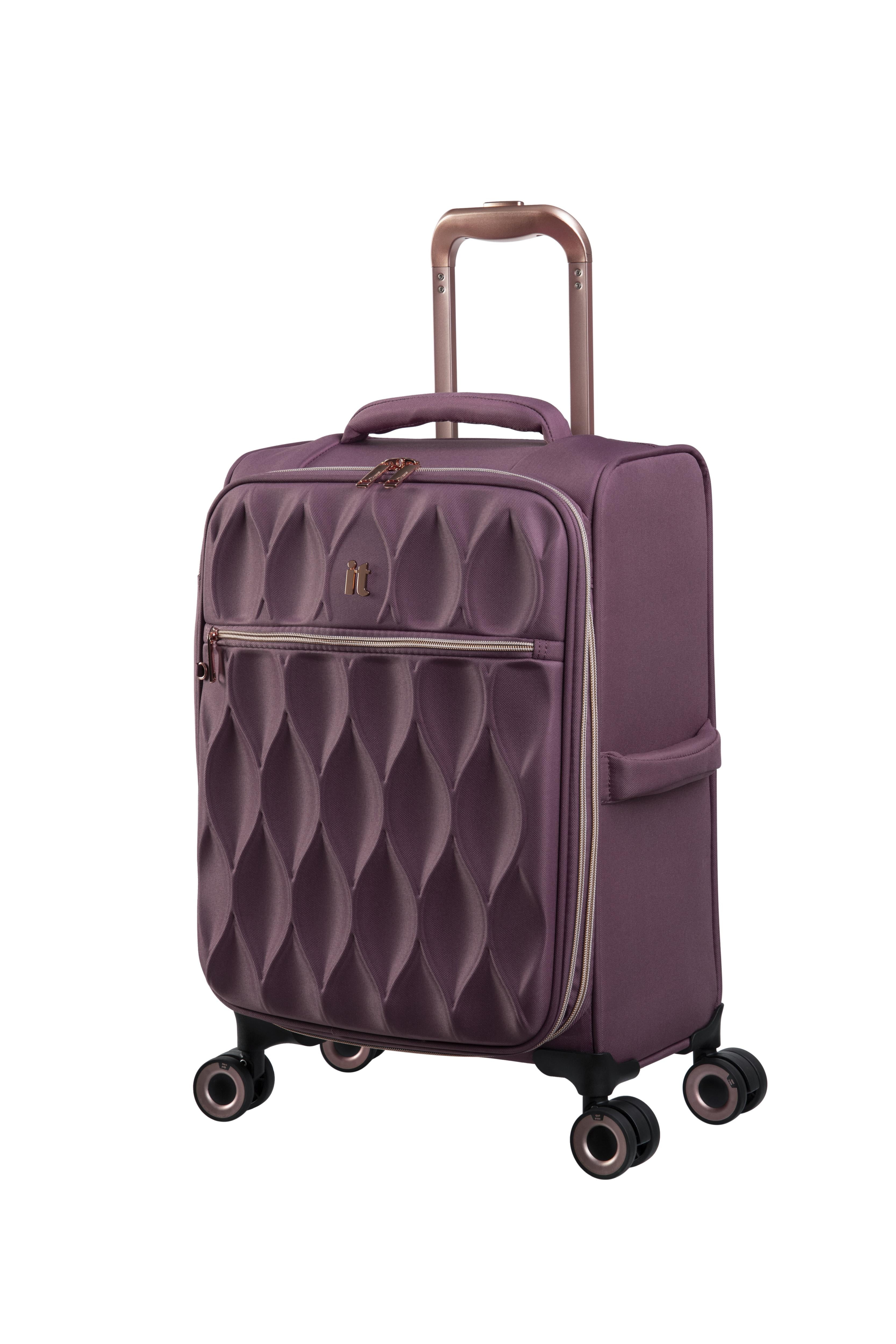 it luggage Enliven 22" Softside Carry-On 8 Wheel Semi Expander Spinner