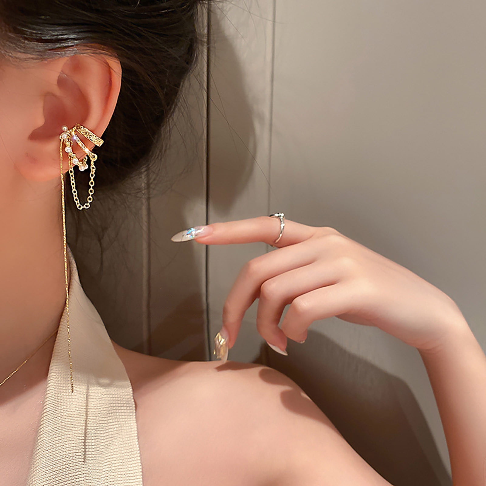 Buy SO SEOUL SO SEOUL Callista Teardrop Dangle Diamond Simulant Zirconia  Hoop Earrings in Silver (Clip-On/Non-Pierced) 2024 Online | ZALORA Singapore