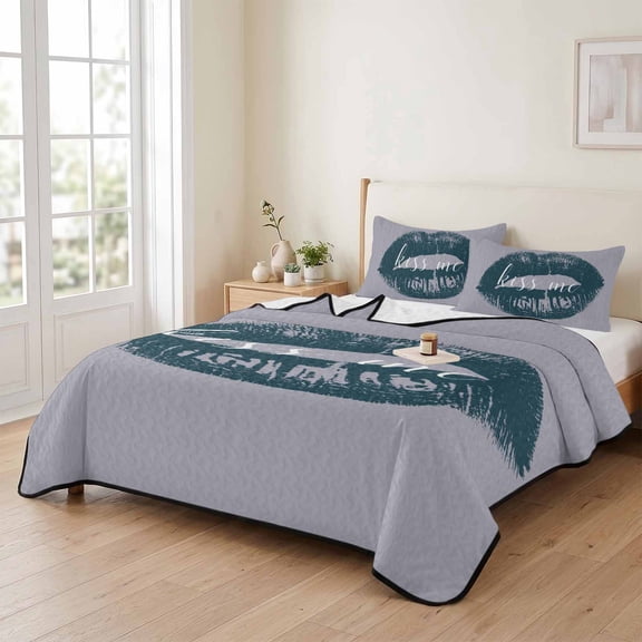 king Quilt Bedding Set, Kiss Me Words Green Lips Lightweight Coverlet Summer Comforter Set Soft Microfiber Bedspread, Abstract Lip Print 3 Piece Quilt Set with 2 Pillow Shams All Seasons Use