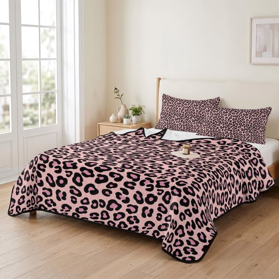 king Quilt Bedding Set, Pink Leopard Pattern Lightweight Coverlet Summer Comforter Set Soft Microfiber Bedspread, Farmhouse Animal Print Theme 3 Piece Quilt Set with 2 Pillow Shams All Seasons Use