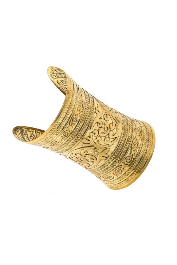 Elegant Openwork Designs Fashionable Bracelet Accessory for Stylish Gatherings