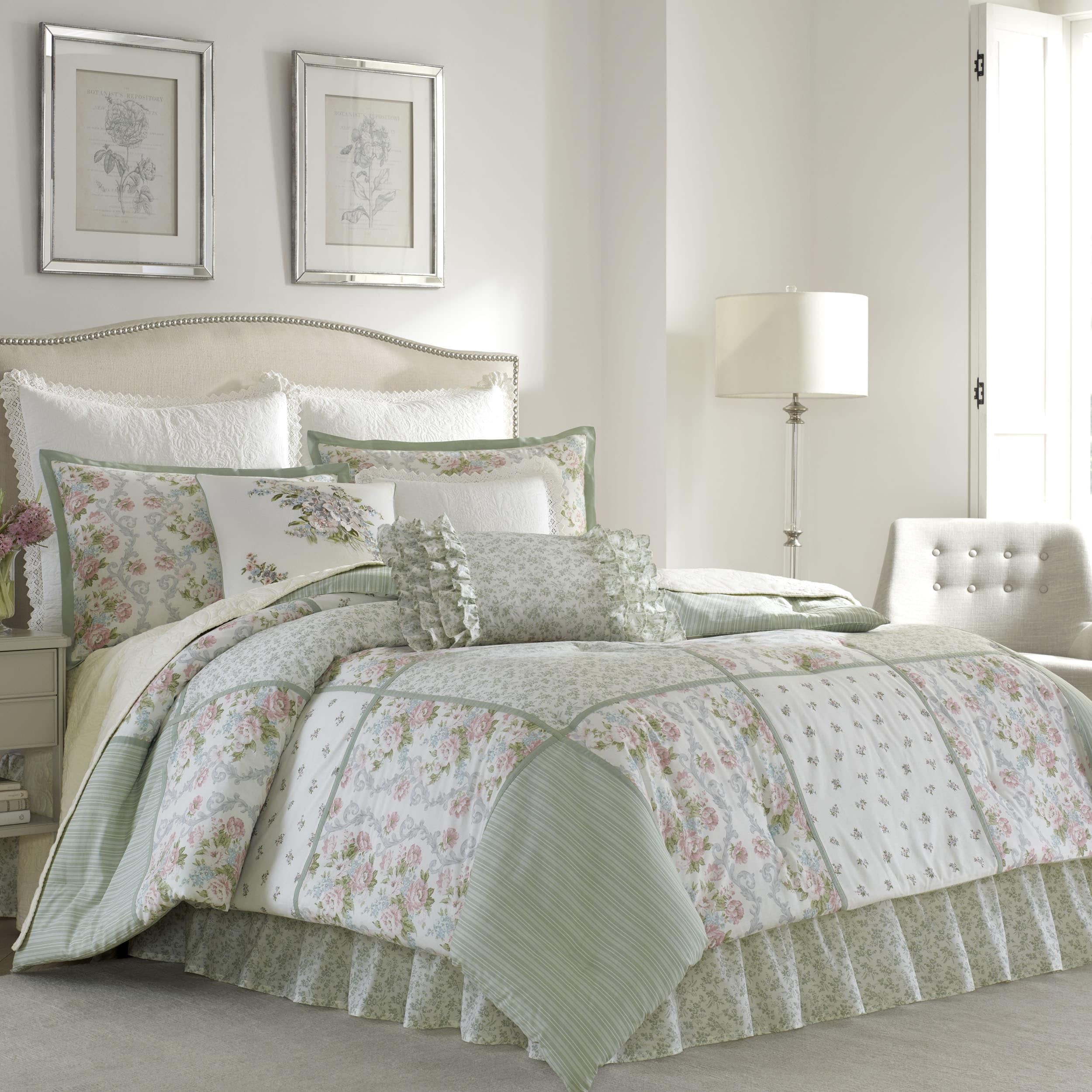 Queen White Cotton Reversible Comforter Set with Frills