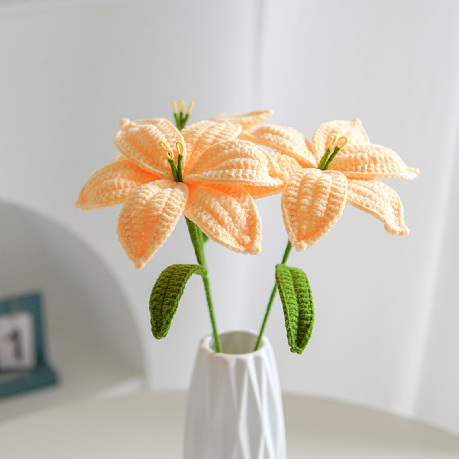 Handmade Crochet Lily Bouquet – 6 PCS Artificial Knitted Lilies, 2 Colors – Home, Office, Wedding & Gift Idea