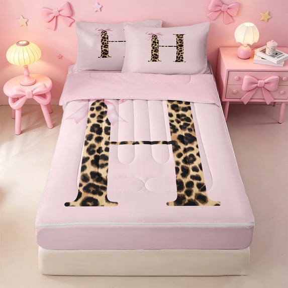 meiyoeat Pink Print Alphabet Zipper Twin Comforter Sets with Fitted Sheet and 2 Pillowcases,Cheetah Bow Tie Initial Design Zipper Bedding Set For Girl,Pink Reversible,4-Piece