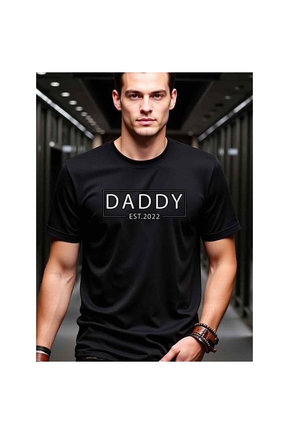 natee local warehouse clearance New Dad Gift: Daddy Est. 2022 Black T-shirt, 100% Cotton Fabric,Crew Neck,Short Sleeve,Regular Fit,All-season casual wear for man and teens-perfect for running, hikin