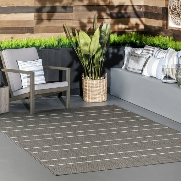 nuLOOM Alaina Indoor/Outdoor Striped Dark Grey 4' x 6' Casual Area Rug