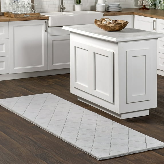 nuLOOM Amy SuperiorWash Casual Faux Rabbit Machine Washable Area Rug, 2' 6" x 8', Runner, Amy Silver