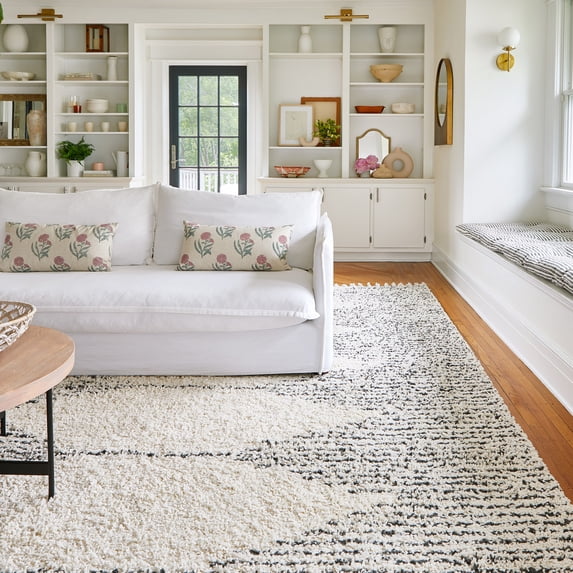 nuLOOM Bria Moroccan Shag Tasseled Area Rug, 4' x 6', Bria Off-white