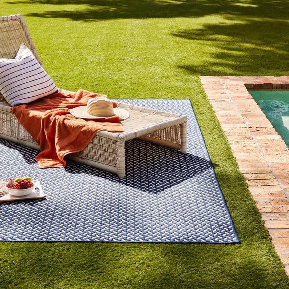nuLOOM Camryn Herringbone Indoor/Outdoor Area Rug, 6' 7" x 9', Camryn Navy