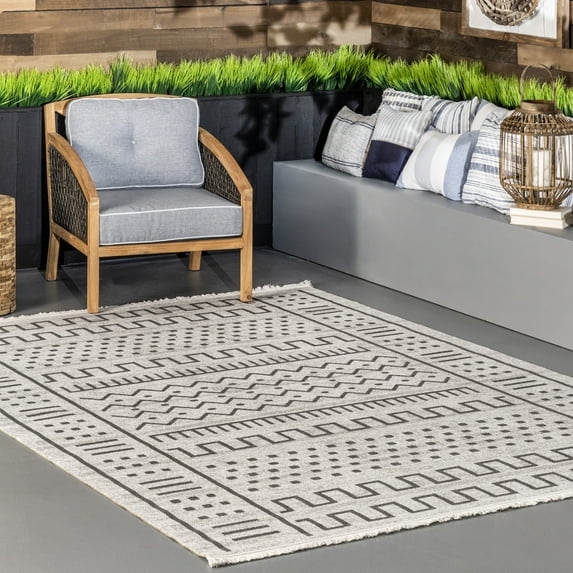 nuLOOM Outdoor Tribal Cora Area Rug, 4' x 6', Cora Light Grey