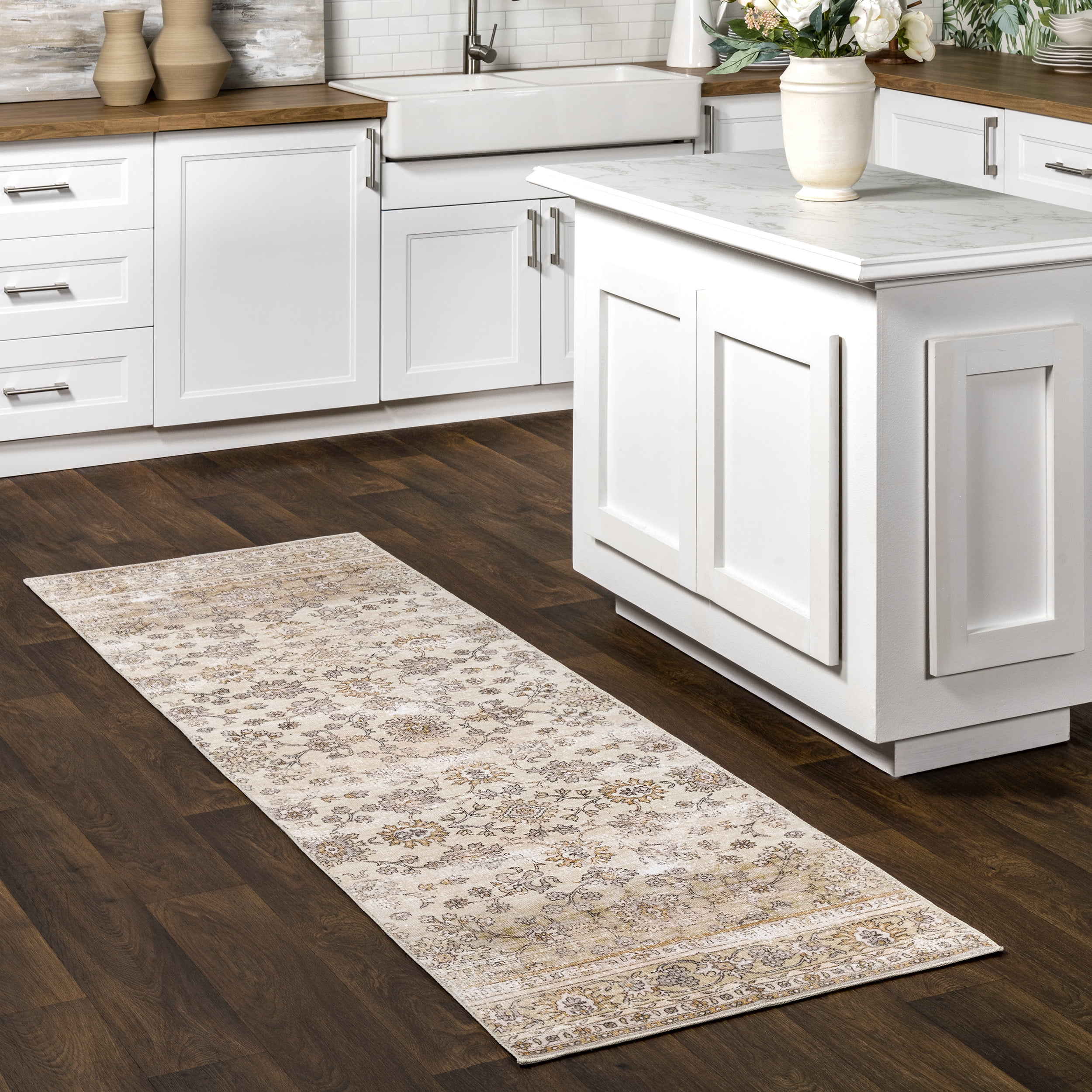 nuLOOM Deadra Vintage Floral Machine Washable Area Rug, 2' 6" x 10