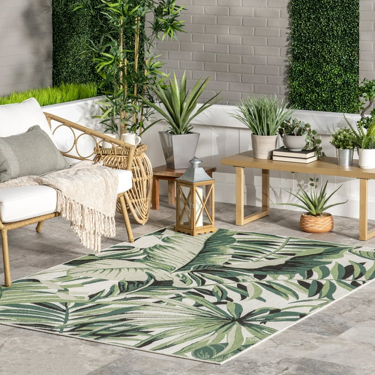5' X 8' Green And Ivory Floral Indoor Outdoor Area Rug 5' X 8' Green And Ivory Floral Indoor Outdoor Area Rug