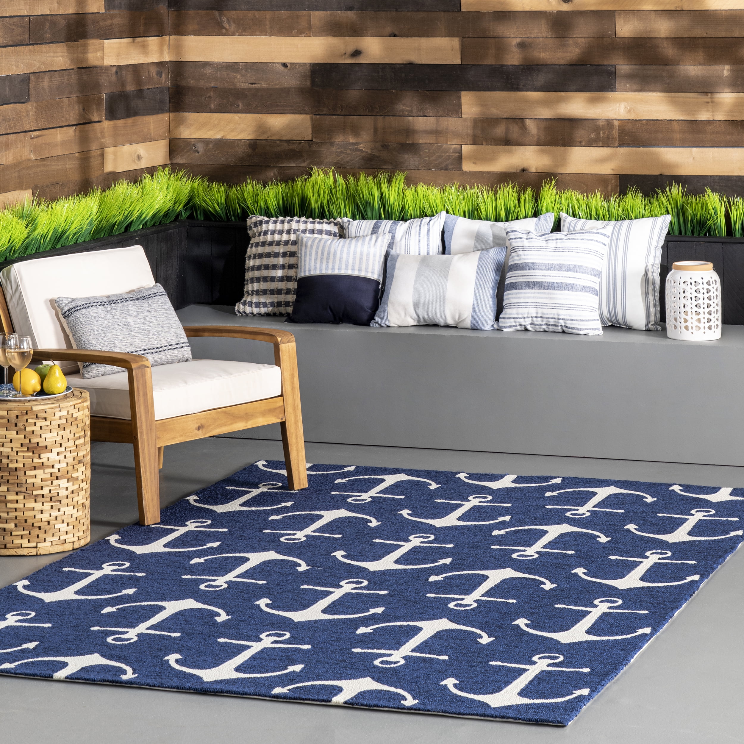 Navy and White Synthetic Coastal 4' x 6' Area Rug