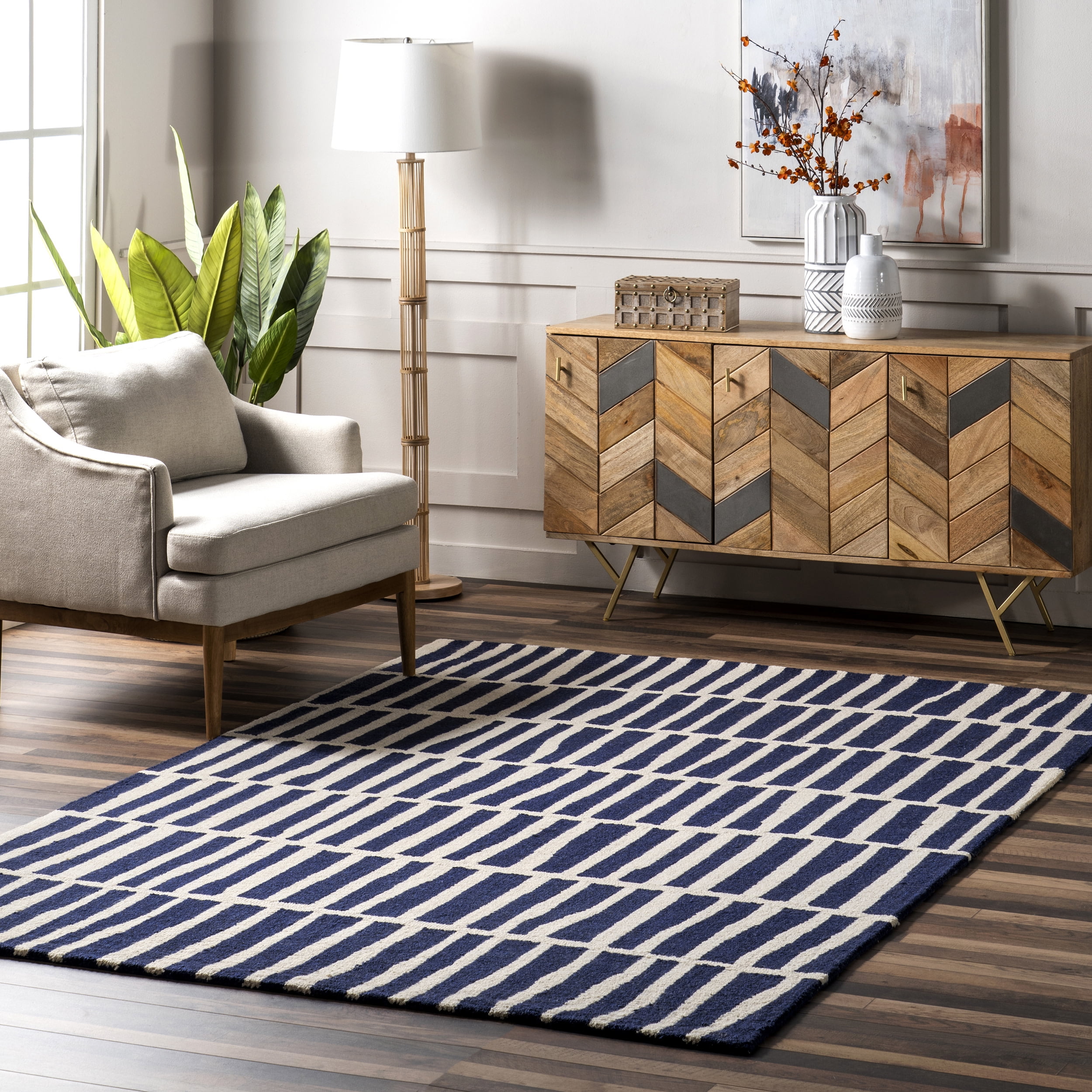 Navy and White Geometric Wool 8' x 10' Area Rug