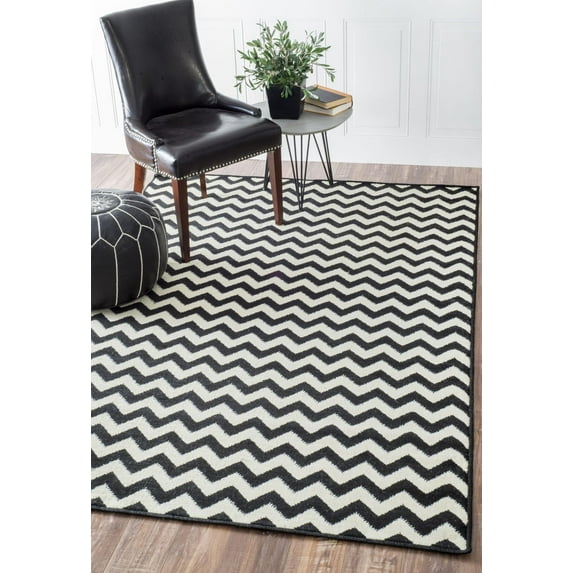nuLOOM Heidi Chevron Area Rug, 5' 3", Black