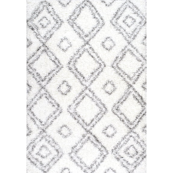 nuLOOM Iola Soft & Plush Shag Accent Rug, 3' 2" x 5', White