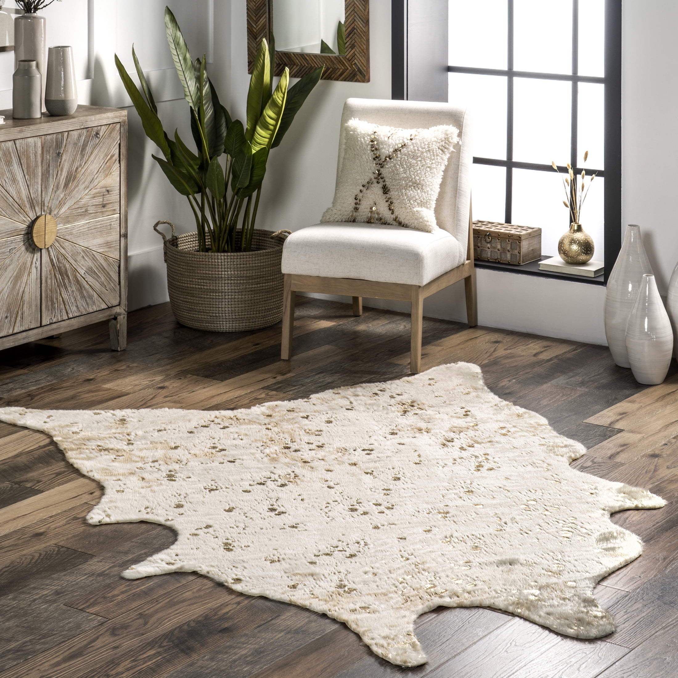 nuLOOM Iraida Faux Cowhide Print Area Rug, 5' x 6' 7", Perfect for