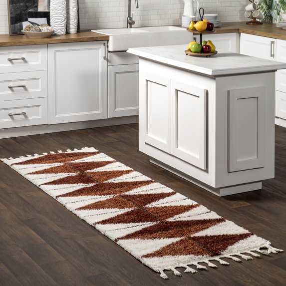 nuLOOM Kali Shaggy Diamond Tassel Area Rug, 2' 6" x 12', Rust
