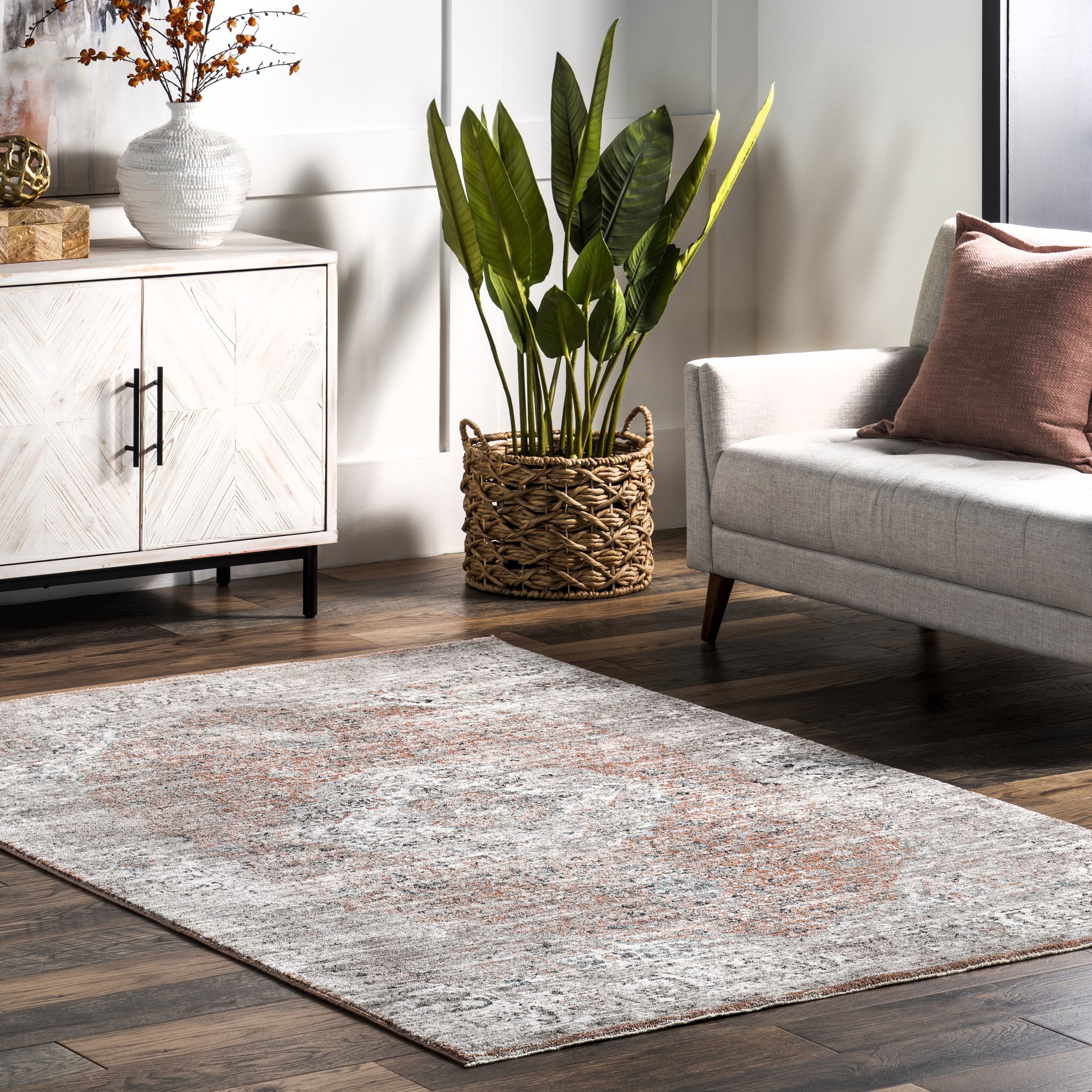 nuLOOM Kayleigh Traditional Faded Fringe Area Rug, 5' 3" x 7' 7", Rust