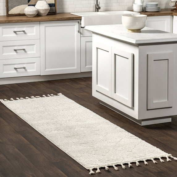 nuLOOM Kerry Textured Geometric Tasseled Area Rug, 2' 8" x 8', Ivory