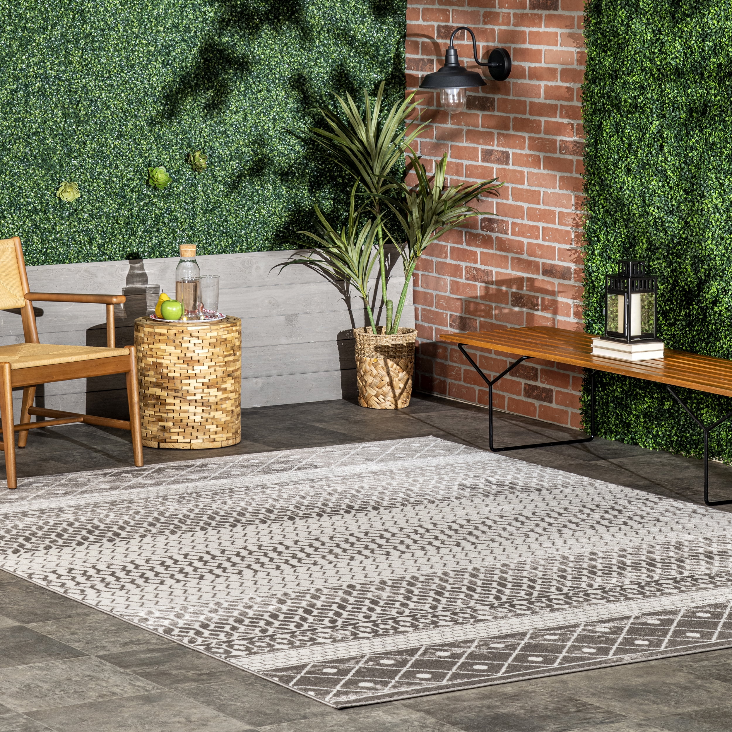 Easy-Care Reversible Moroccan Trellis 5' x 8' Area Rug in Gray