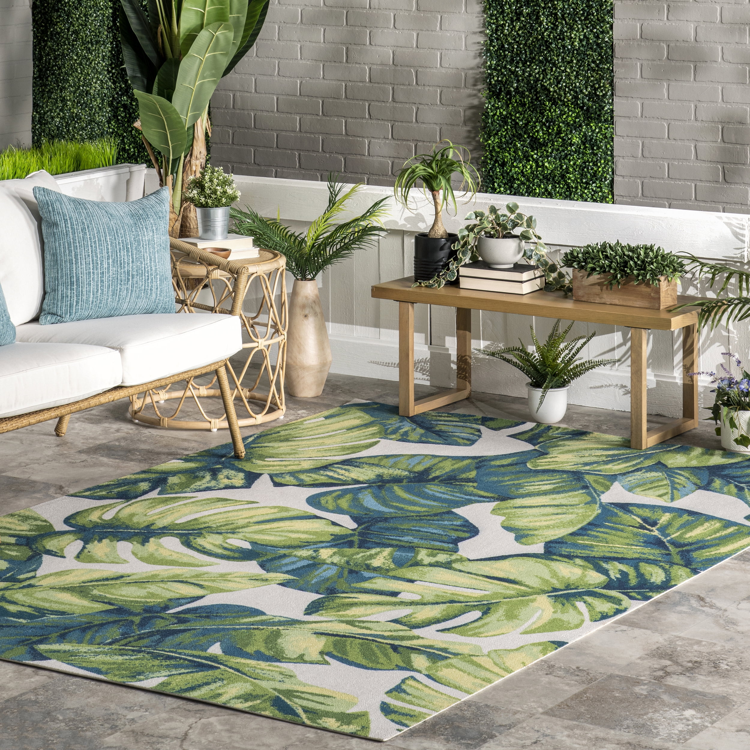 Lisa Green and Blue Floral 5' x 8' Indoor/Outdoor Area Rug