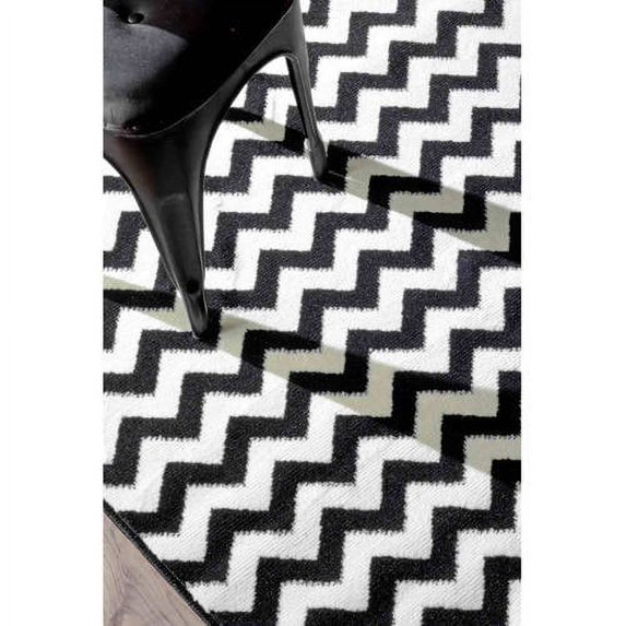 nuLOOM Machine Made Chev Area Rug or Runner