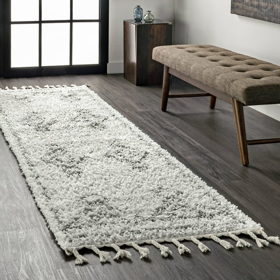 nuLOOM Mackie Moroccan Tasseled Shag Area Rug, 2' 6" x 8', Runner, Mackie White
