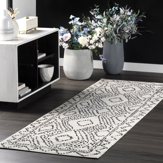 nuLOOM Mila Moroccan Diamond Trellis Area Rug, 2' 8" x 8', Runner, Mila Black
