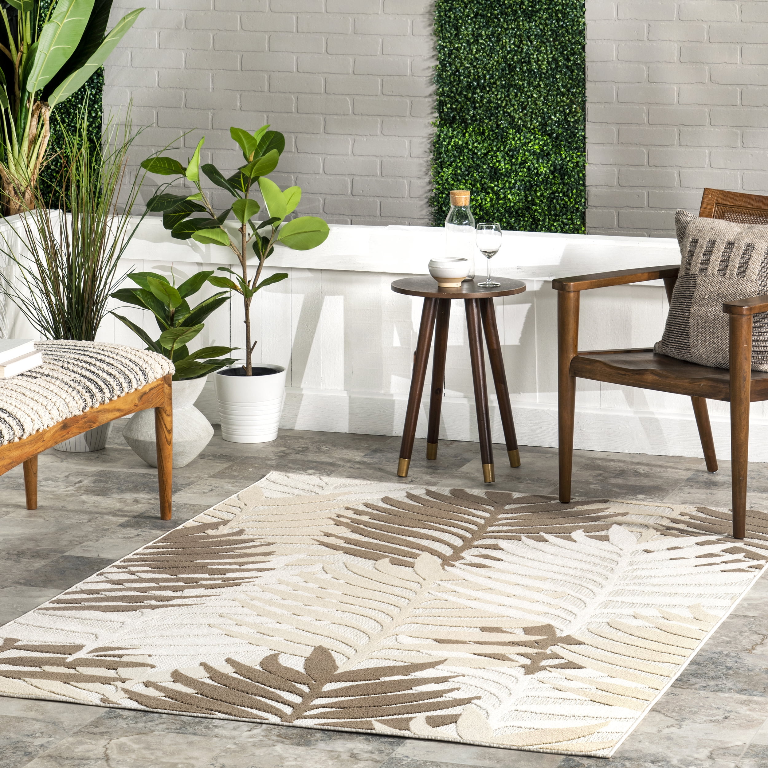 Beige and Brown Synthetic Tropical Leaves Indoor/Outdoor Area Rug, 5' x 8'