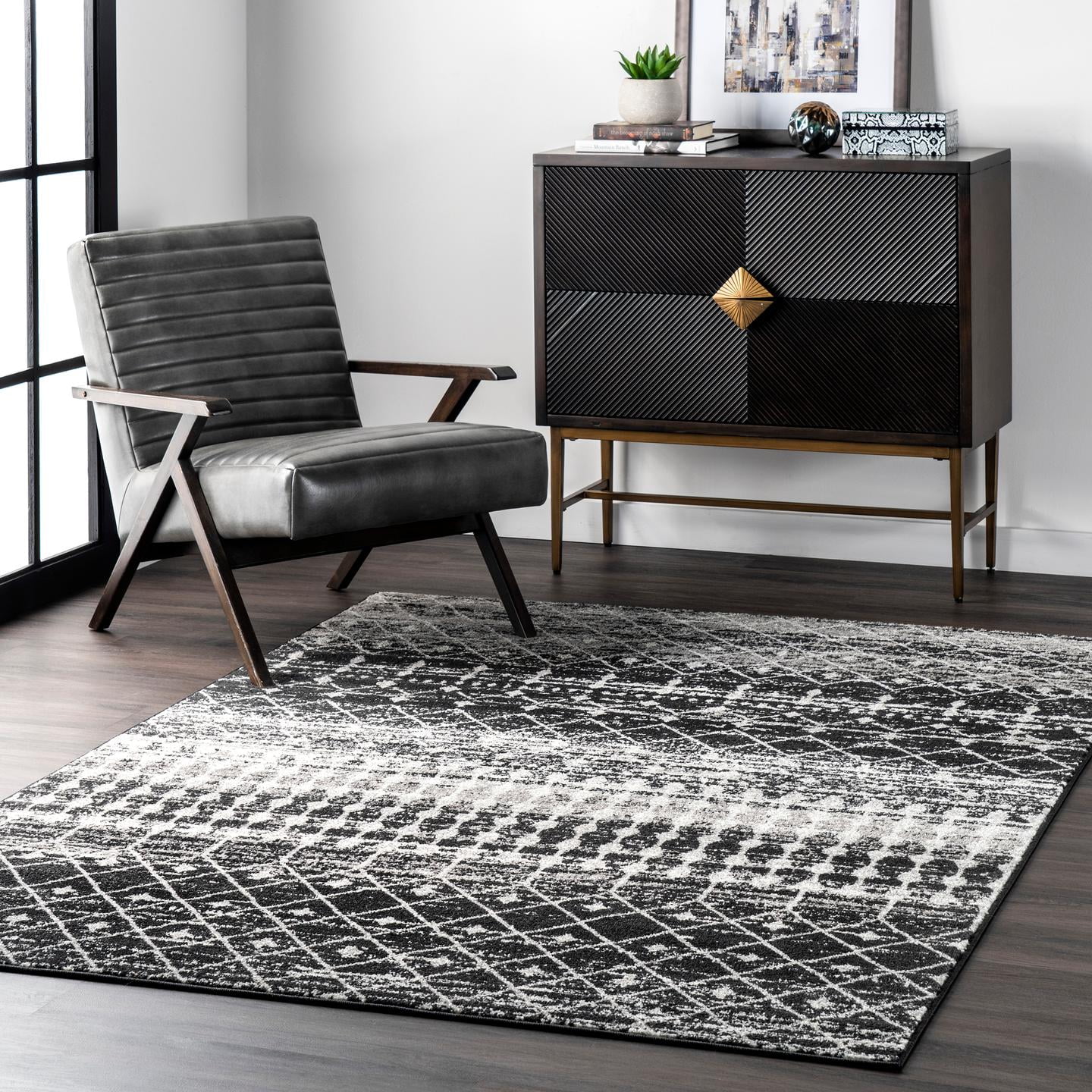 Handmade 6' Black Geometric Synthetic Square Area Rug