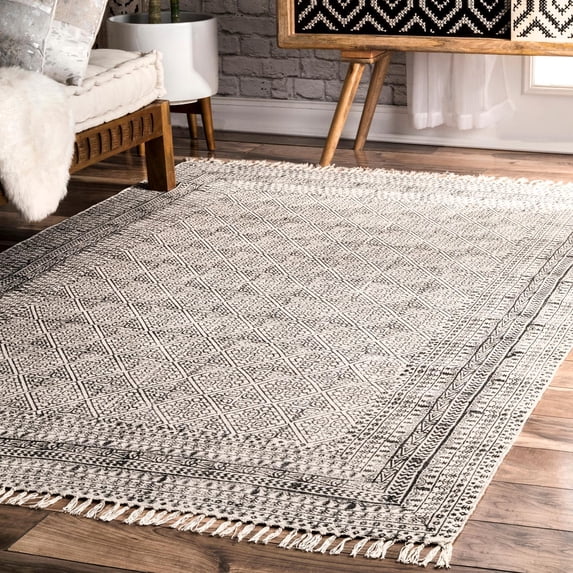 nuLOOM Niaran Flatweave Tribal Area Rug, 4' x 6', Ivory