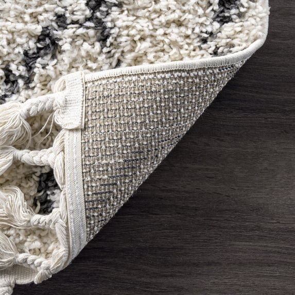 nuLOOM Nieves Moroccan Diamond Tassel Area Rug, 5' x 8', Oval, Nieves Off-white