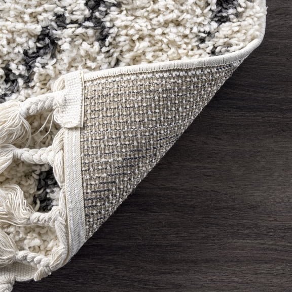 nuLOOM Nieves Moroccan Diamond Tassel Area Rug, 5' x 8', Oval, Nieves Off-white