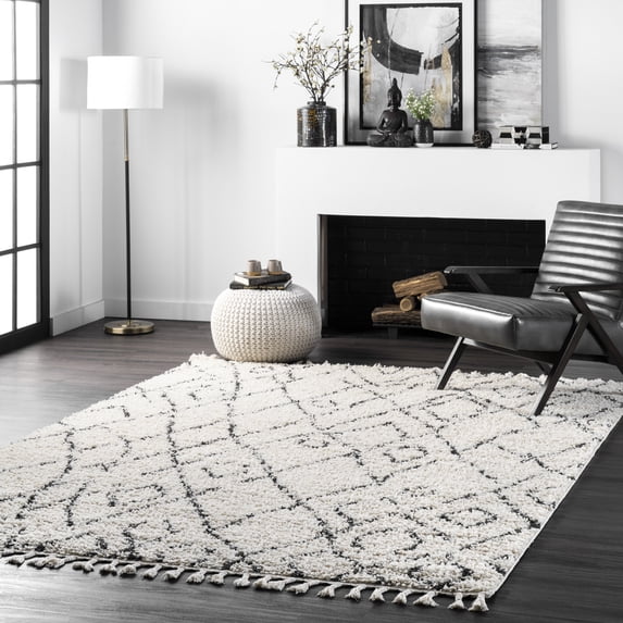nuLOOM Nieves Moroccan Diamond Tassel Area Rug, 7' 10" x 10', Nieves Off-white