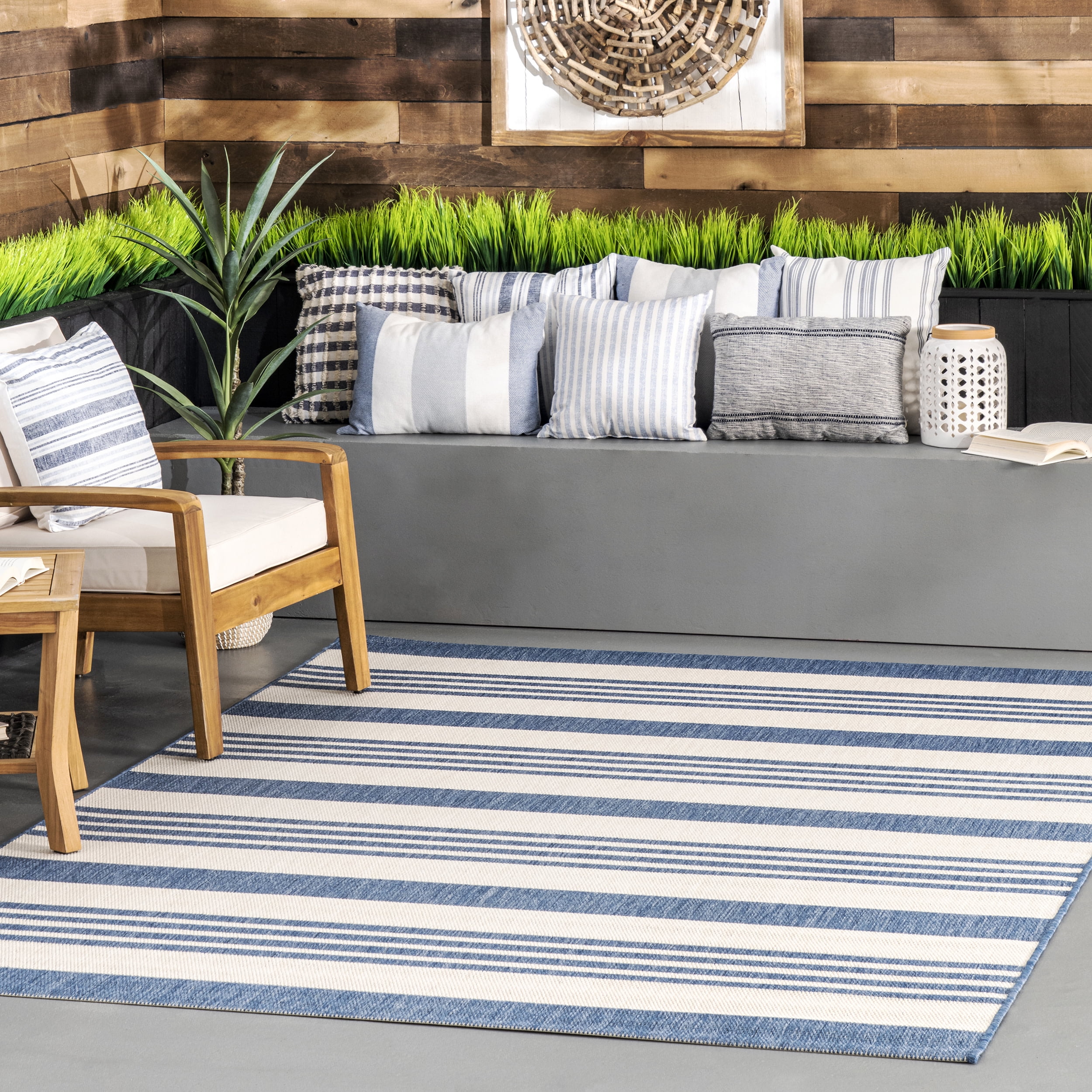 Coastal Stripe Blue Synthetic 3' x 4' Easy-Care Area Rug