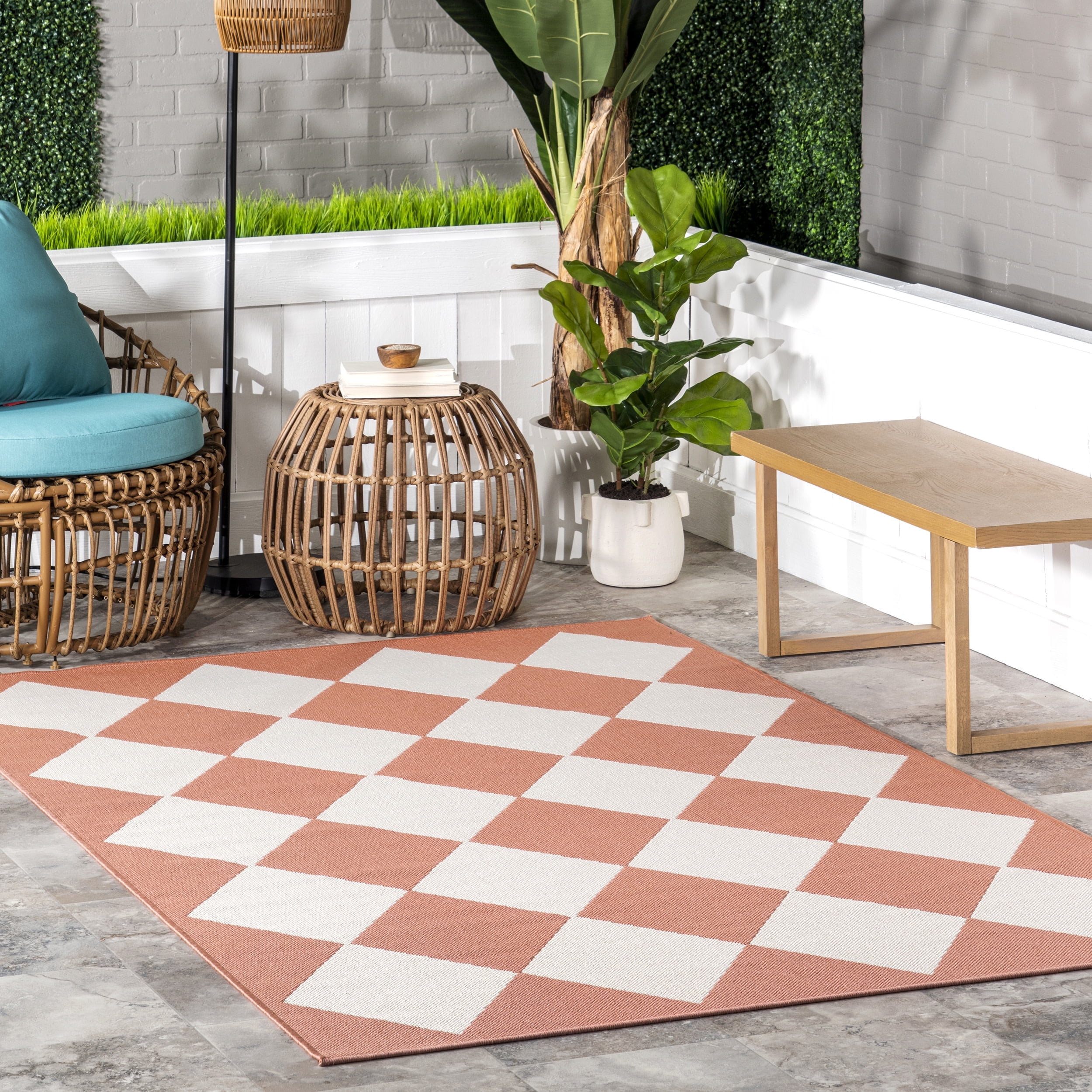 nuLOOM Sabina Diamond Trellis Indoor/Outdoor Coral 6' 7" x 9' Transitional Area Rug