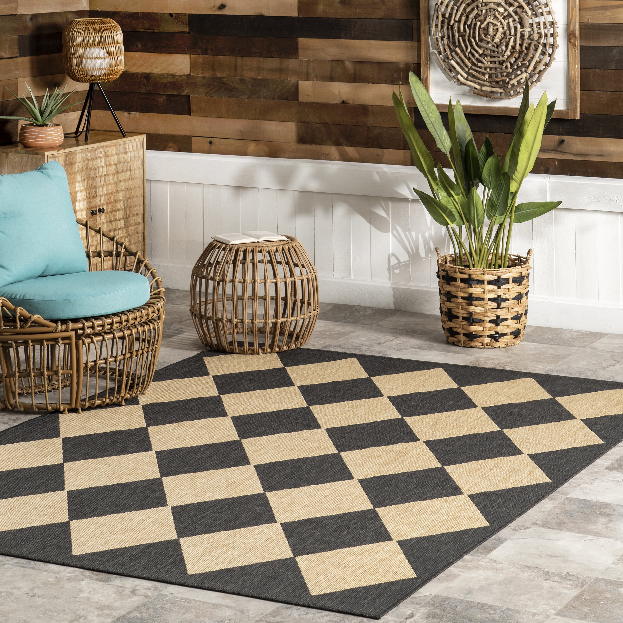 Sabina Dark Gray and Beige Synthetic Diamond Trellis 5x8 Area Rug