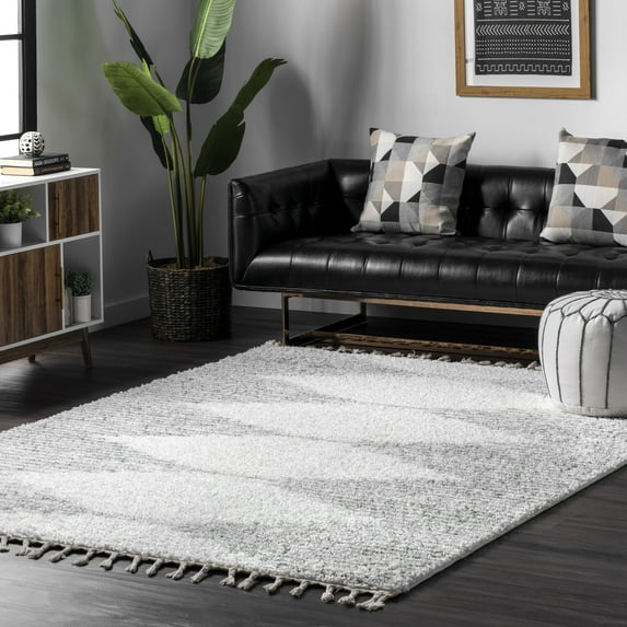 nuLOOM Bria Moroccan Shag Tasseled Area Rug, 4' x 6', Bria White