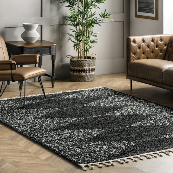 nuLOOM Bria Moroccan Shag Tasseled Area Rug, 6' 7" x 9', Bria Black