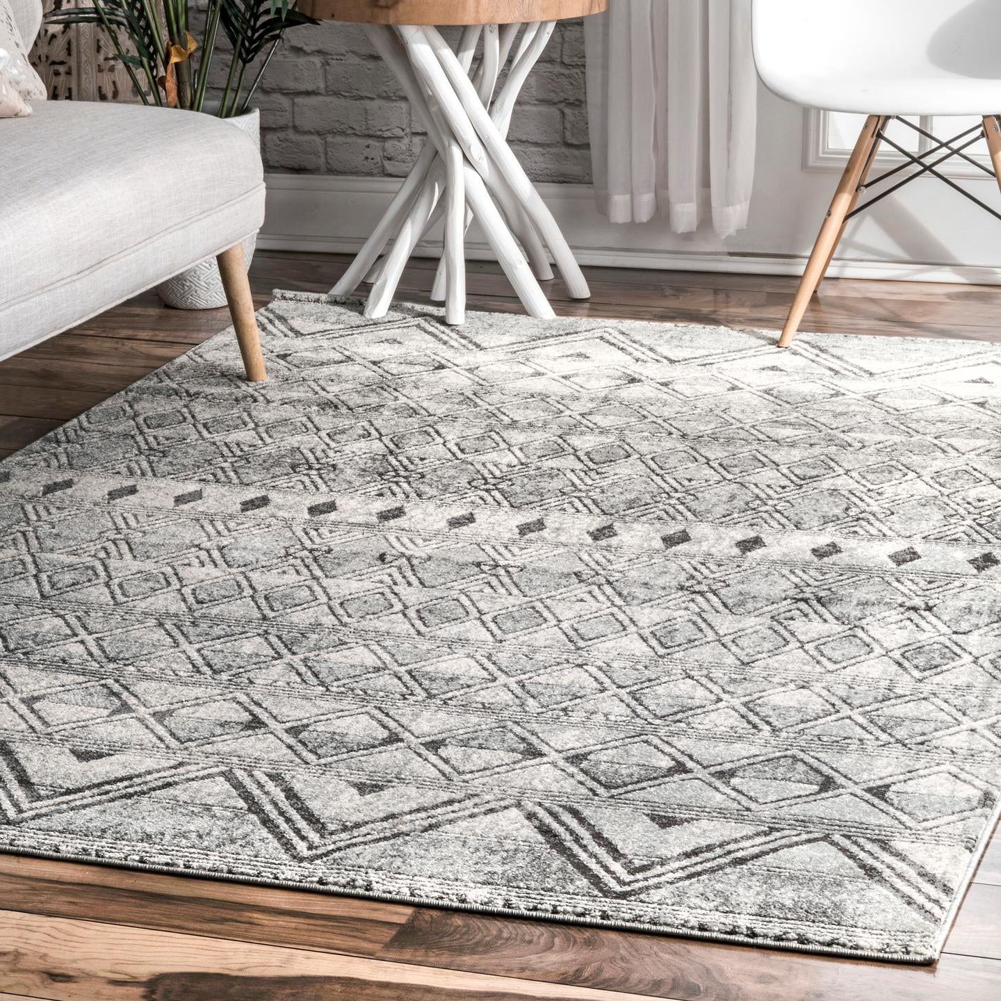 Teresa Modern Geometric Gray Synthetic Area Rug, 4' x 6'