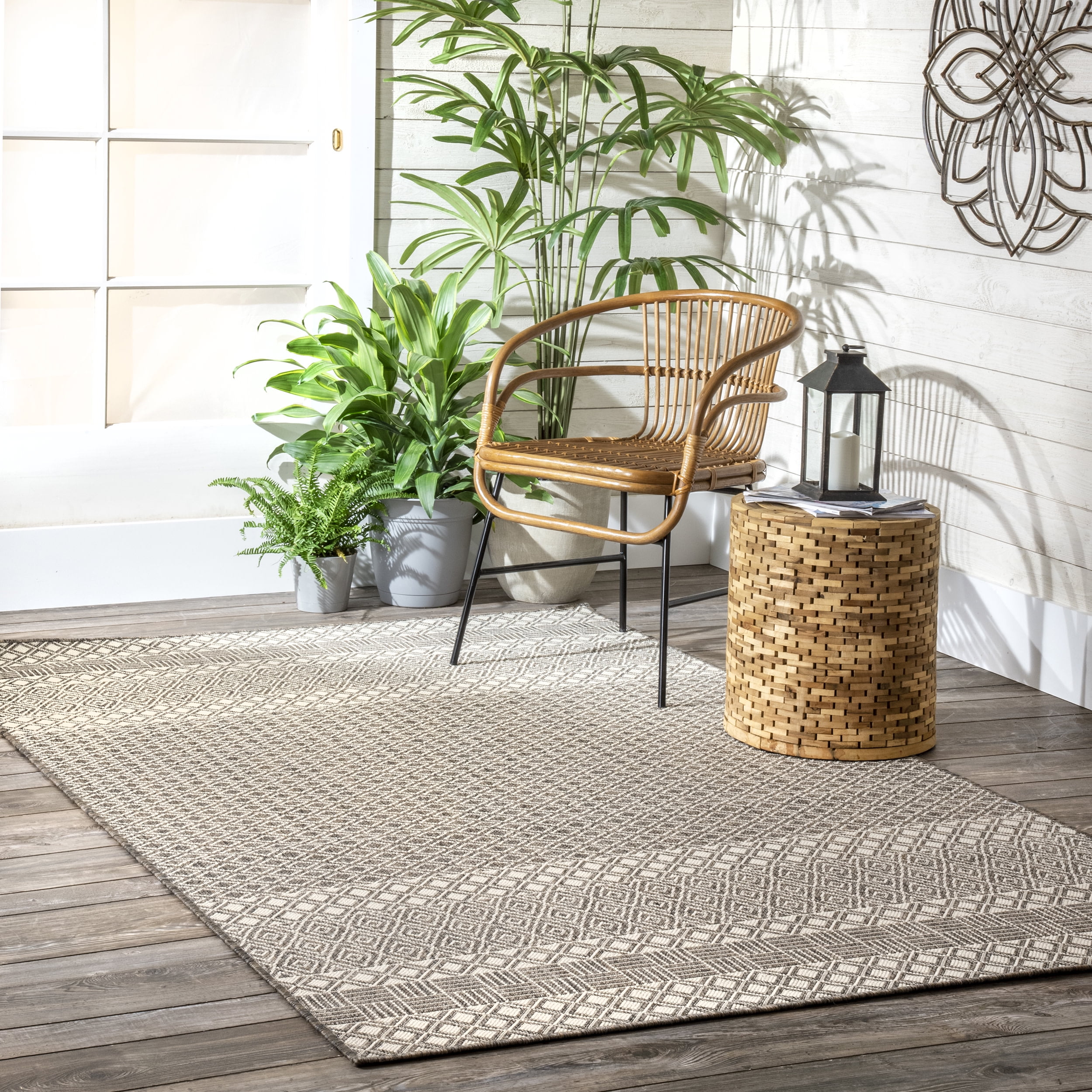 nuLOOM Tilly Striped Lattice Indoor/Outdoor Area Rug, 6' 7" x 9', Light