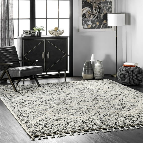 nuLOOM Vasiliki Moroccan Shag Tasseled Area Rug, 4' x 6', Vasiliki Off-white