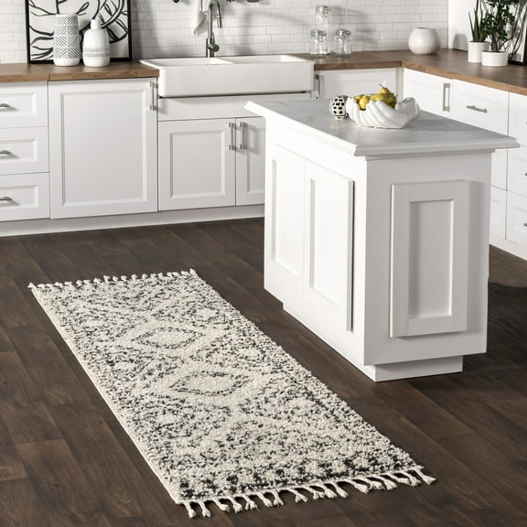 nuLOOM Vasiliki Moroccan Shag Tasseled Area Rug, 2' 8" x 8', Runner, Vasiliki Off-white